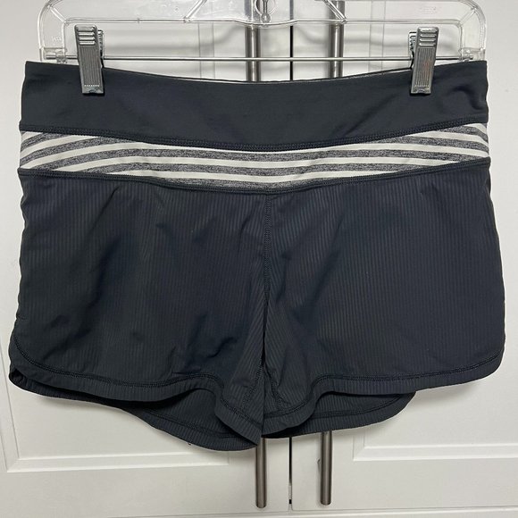 Lululemon Groovy Run Short  Size 6 - Picture 1 of 4